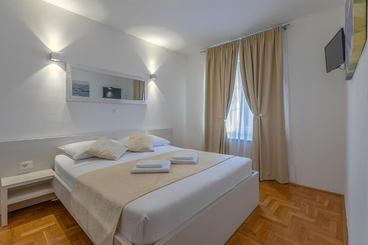 Bb-Ld Bed and Breakfast Pula Exteriör bild