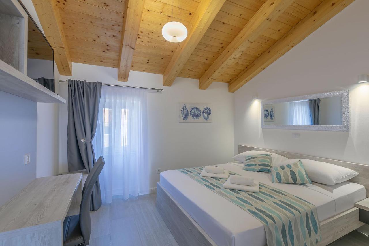 Bb-Ld Bed and Breakfast Pula Exteriör bild