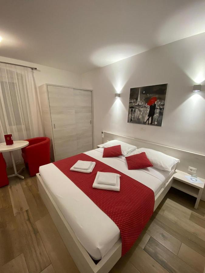 Bb-Ld Bed and Breakfast Pula Exteriör bild